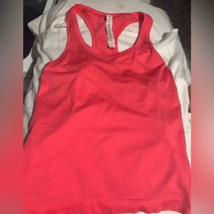 swiftly tech racer back tank top 2.0 race length, lip gloss color worn once,